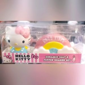Hello Kitty "good vibes" salt pepper shakers